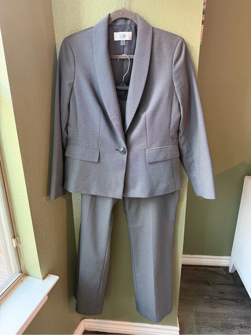 Le Suit Petite Gray 2 Piece Pantsuit Blazer Pants Size 8P